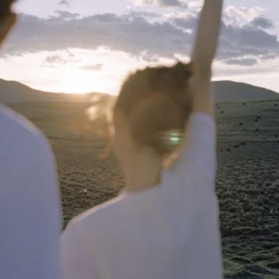 ins真人恩爱情头人间情事太俗不如一个人看日出(图6)