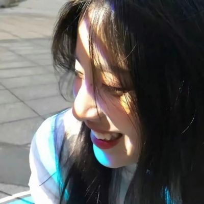 女生意境头像 骨骼里开不出愧疚的花(图2)