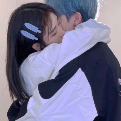 ins真人恩爱情头情人节声明：我不是不谈恋爱 我是没人要(图1)