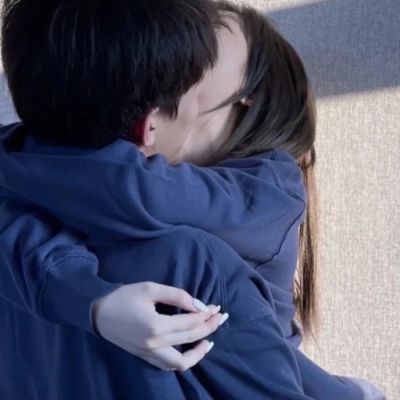 ins真人恩爱情头原来遇到爱的人是不会腻的 是越爱越想爱下去(图2)