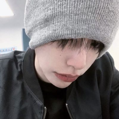 桉/封面自拍.礼貌拿