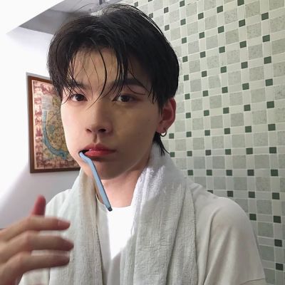 我要睡觉了 昨晚梦见的泡面还有半桶没有吃完(图5)