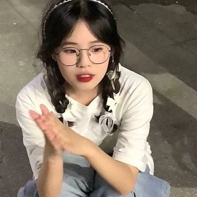 ins微信女头图他年纪大 图他不洗澡 图他三室一厅可以跑(图16)