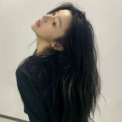 ins微信女头图他年纪大 图他不洗澡 图他三室一厅可以跑(图7)