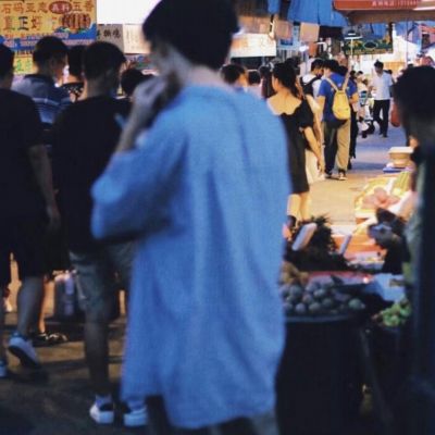 我坐在落日里 望着白鸟衔玫瑰飞去。(图2)