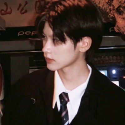 ins小清新文艺范男头爱对了人每天都是情人节爱错了人每天都是清明节！(图1)