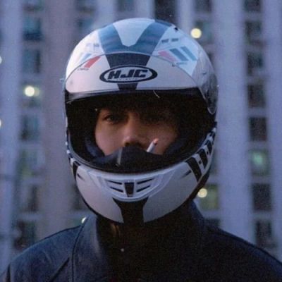 我要睡觉了 昨晚梦见的泡面还有半桶没有吃完(图1)