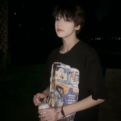 桉/封面自拍.礼貌拿(图4)