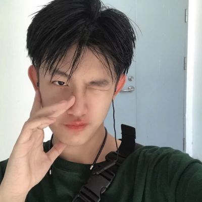 ins小清新文艺范男头穿过云层我试着努力向你奔跑(图1)