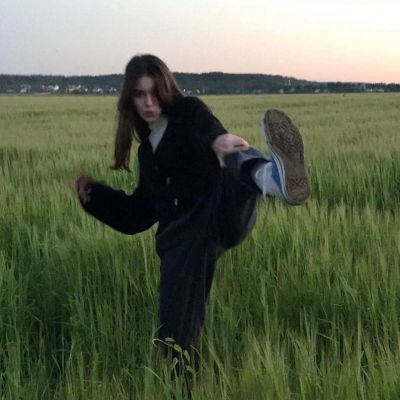 别打听我是什么人 没坏到你身上我就是好人 欧美头像(图1)