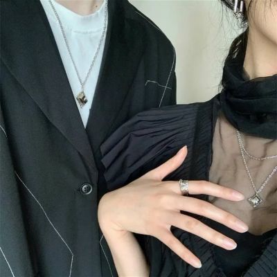 星星跟月亮会有一天撞昏头，我对你的喜欢呀，会和银河一样久(图1)