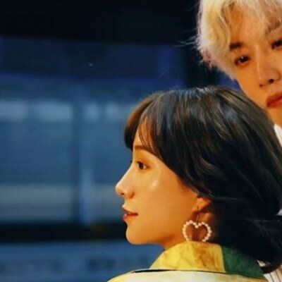 意境唯美情头 等夕阳掉进了海里，我就背上你，去寻摸一池的星星。(图1)