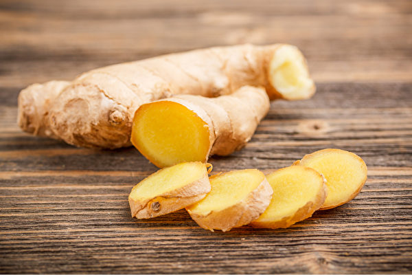 生姜要确实蒸熟，才能加强暖胃温肠的功效。(Shutterstock)