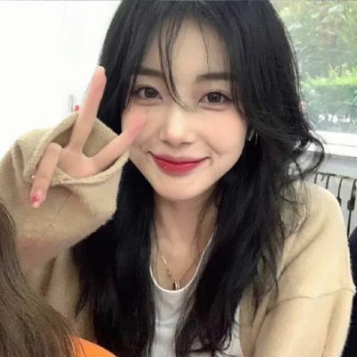 女生头像，“要跟让你快乐的人在一起啊，友情爱情都是喔”(图7)