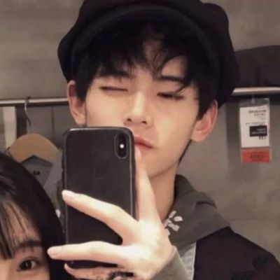 回首亘年漫月里所有怦然心动你仍拨得头筹(图1)