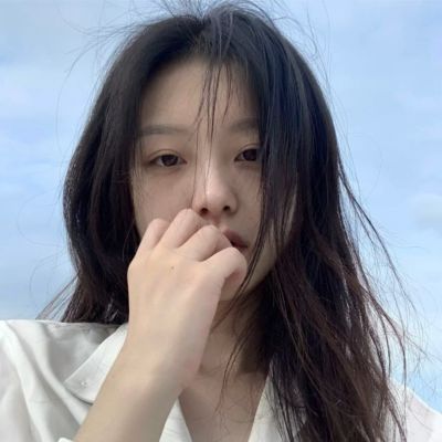 女生头像，“要跟让你快乐的人在一起啊，友情爱情都是喔”(图9)