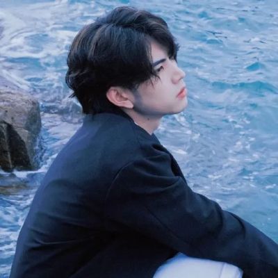 ins小清新文艺范男头一直很尊重奶茶 没去冰 没少糖 没少喝(图1)