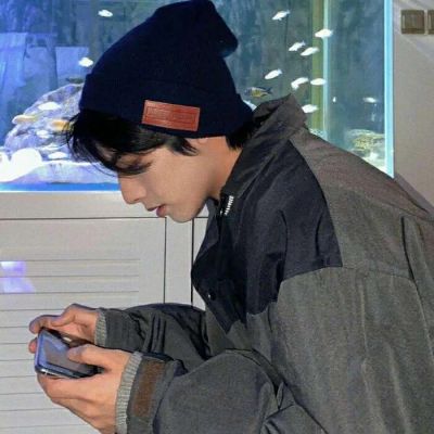 ins小清新文艺范男头一直很尊重奶茶 没去冰 没少糖 没少喝(图19)