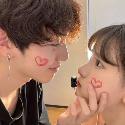 这个世界乱糟糟的，而你干干净净。可以悬在我的心上 ，做太阳和月亮(图5)