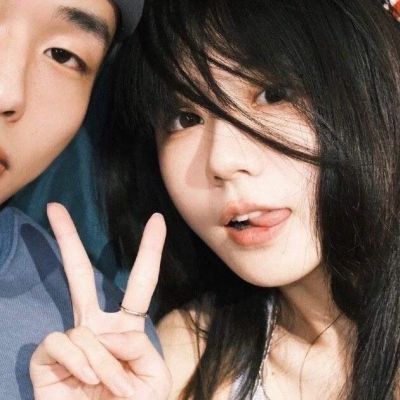 这个世界乱糟糟的，而你干干净净。可以悬在我的心上 ，做太阳和月亮(图11)