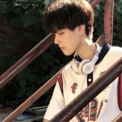 ins小清新文艺范男头一直很尊重奶茶 没去冰 没少糖 没少喝(图10)