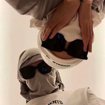 这个世界乱糟糟的，而你干干净净。可以悬在我的心上 ，做太阳和月亮(图20)