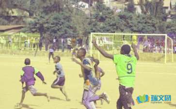 人教版高中第三册二单元作文:武侠小说不可以沉迷