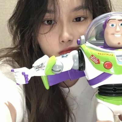 又纯又欲又御的WeChat头像(图1)