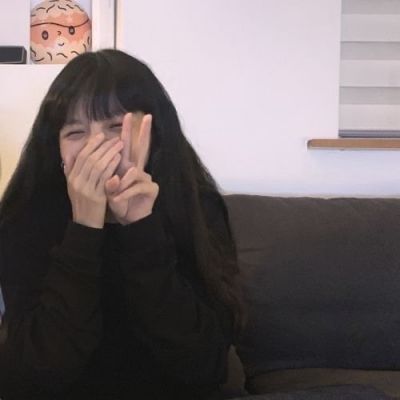 女头＼好像大家都去恋爱了，剩我一个人独立建立社会主义。(图7)