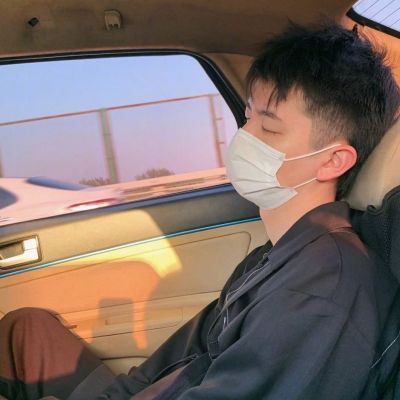 ins小清新文艺范男头做自己的宇宙不开心就摇摇头(图2)