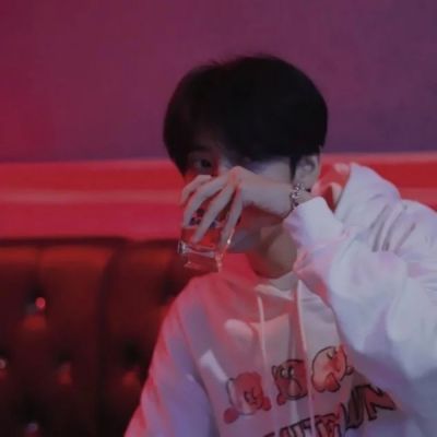 男生头像/承诺像一张白纸一样，毫无意义(图1)