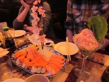 关于聚会时开心的说说句子