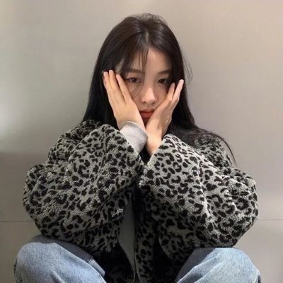 女头＼要跟让你快乐的人在一起友情爱情都是。(图2)