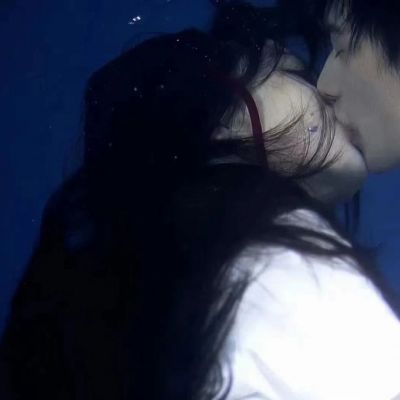 ins情侣头像一对两张/该释怀就释怀 没有人会一直原地踏步(图6)