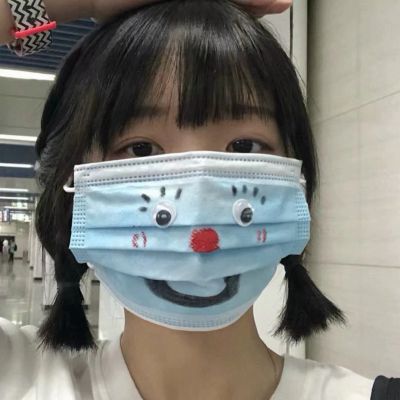 戴口罩女生微信头像意境可爱(图2)