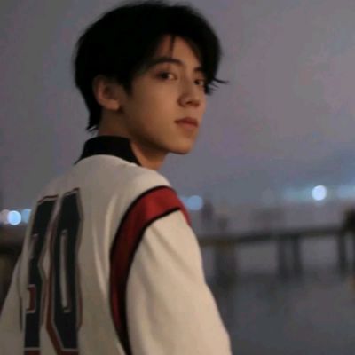 只是我刚好递外套，只是你刚好想拥抱.(图8)