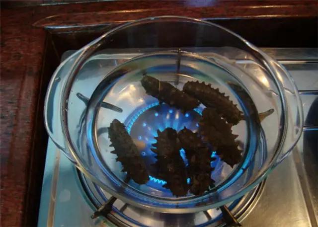 买了海参不知道怎么做？最全面的干海参泡发方法，一看就会了