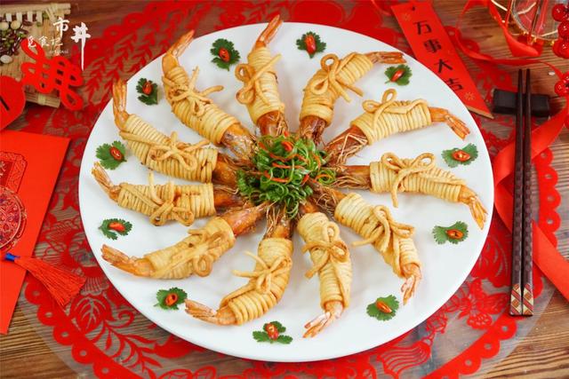 年夜饭做什么，按照这份菜单做，12道菜肴“荤素凉热”全配好了