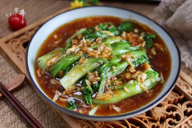 年夜饭做什么，按照这份菜单做，12道菜肴“荤素凉热”全配好了