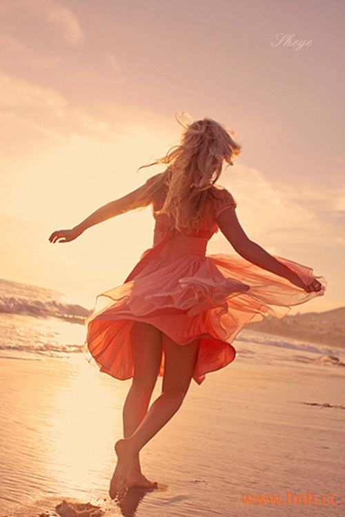 琴声转离灵魂 夜深人静花落满地