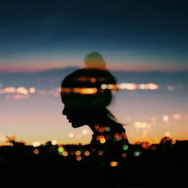 悲伤的说说心情,撕心裂肺,痛到骨子里!(图3) 图片