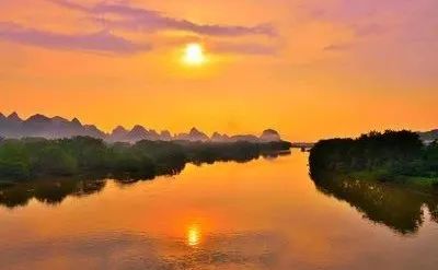 描写清晨、黄昏 、月色和星空的好词好句好段(图2) 图片