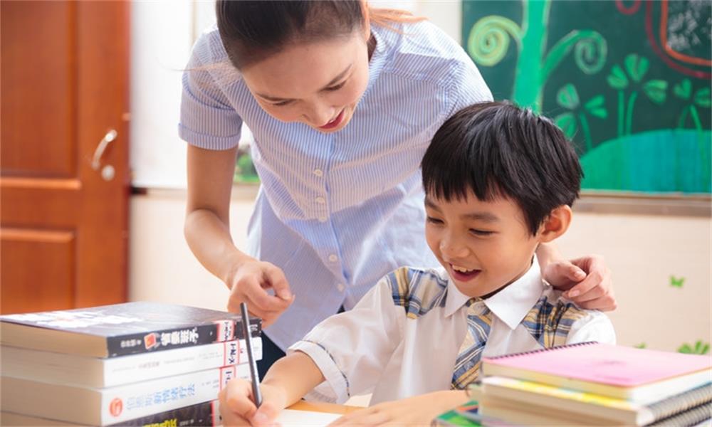 那些被老师称赞的作文，都蕴含了这两个要素，学长偷偷告诉你