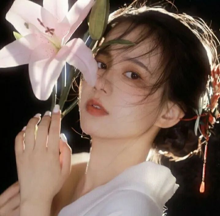 今日份最新头像，有被美到