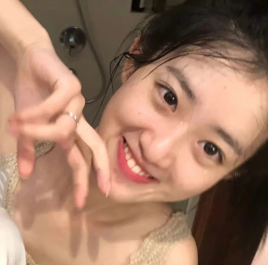 一组心动的头像