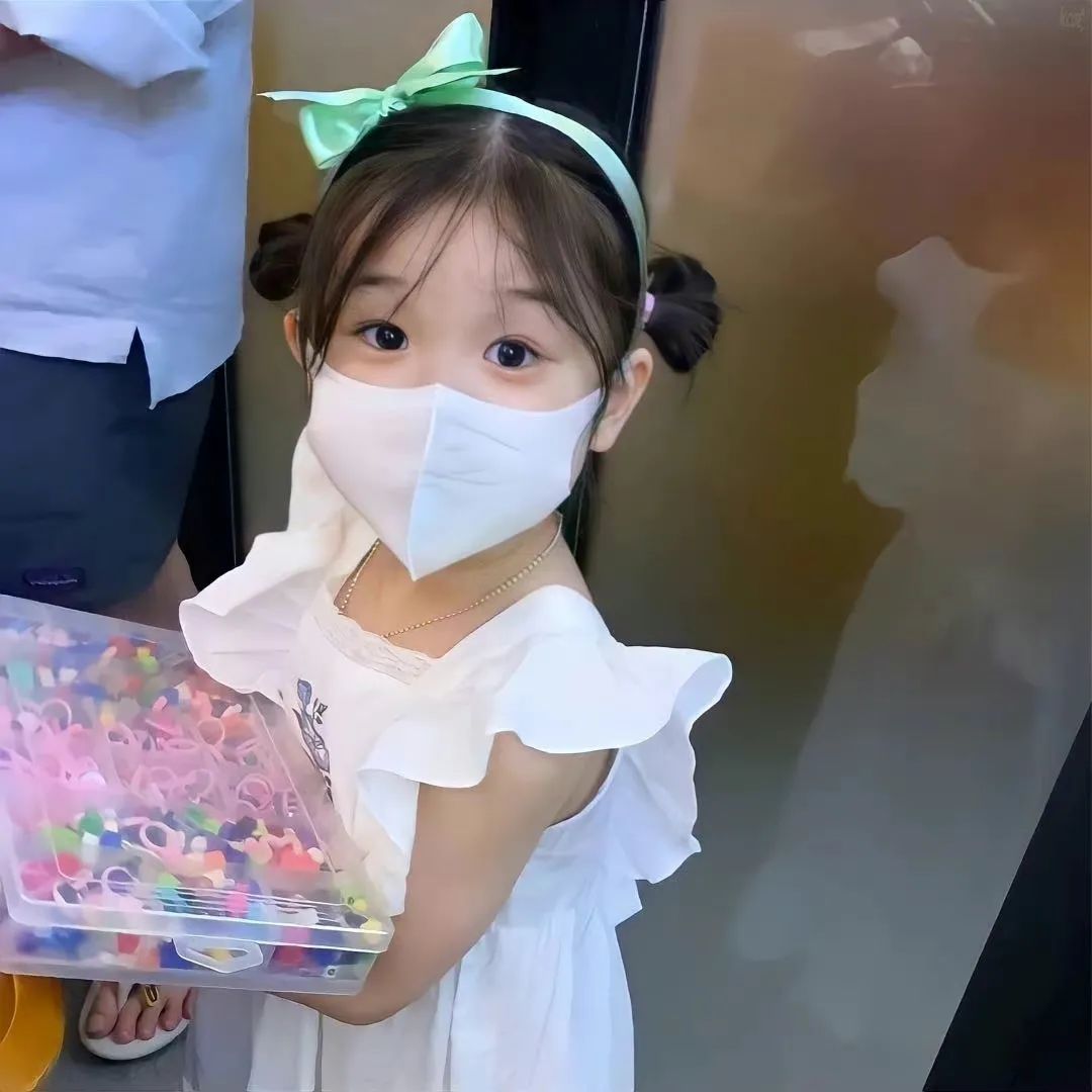 一组心动的头像