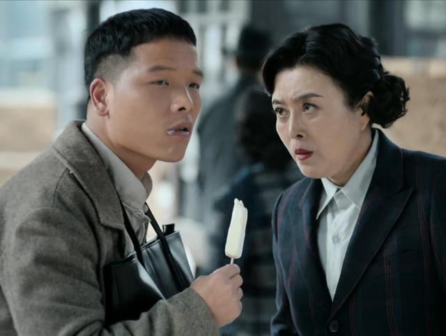 《霞光》观后感：剧中两大傻，一傻甄精细，二傻高大霞