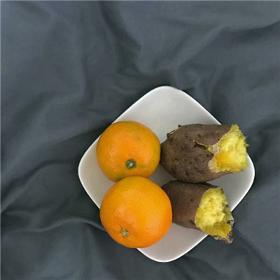 微信冷淡灰暗高清图头像(图12) 微信冷淡灰暗高清图头像