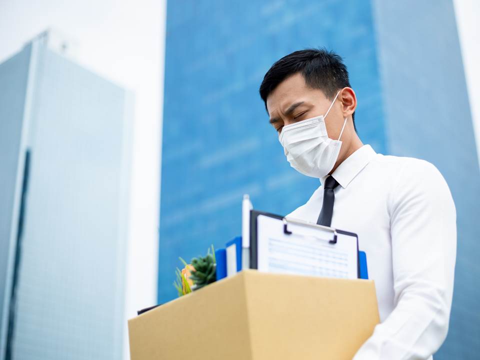 最赚钱的部门却裁员最多人！ 面对公司缩编，如何保住你的工作？(图1)