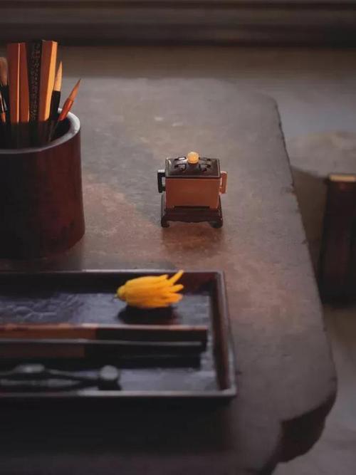 脚踏实地！2020年重庆市中考作文《大处着眼，小处入手》